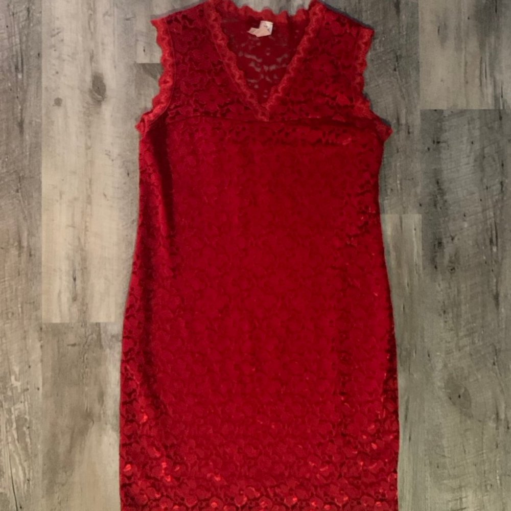Sleeveless Red Lace Midi Dress with V-Neck